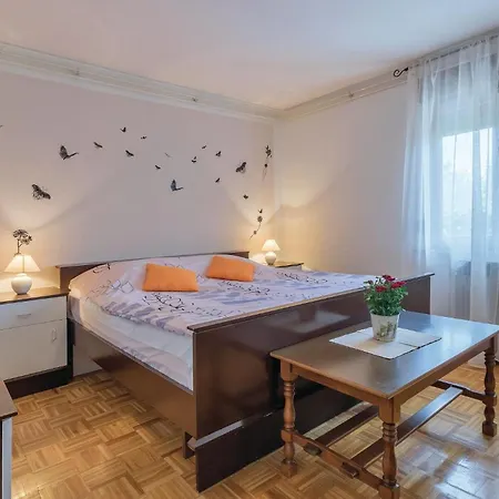 Two-bedroom In Apartment Fazana