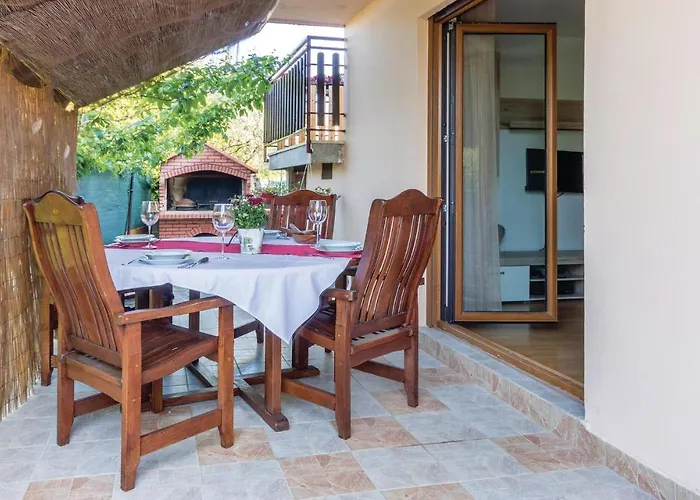 Two-bedroom In 파자나