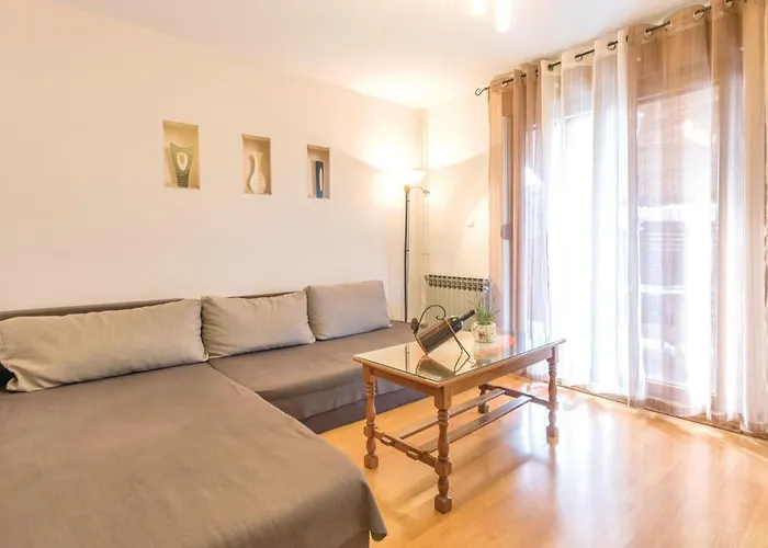 Two-bedroom In 아파트 *