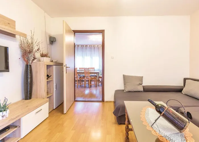 아파트 Two-bedroom In 파자나