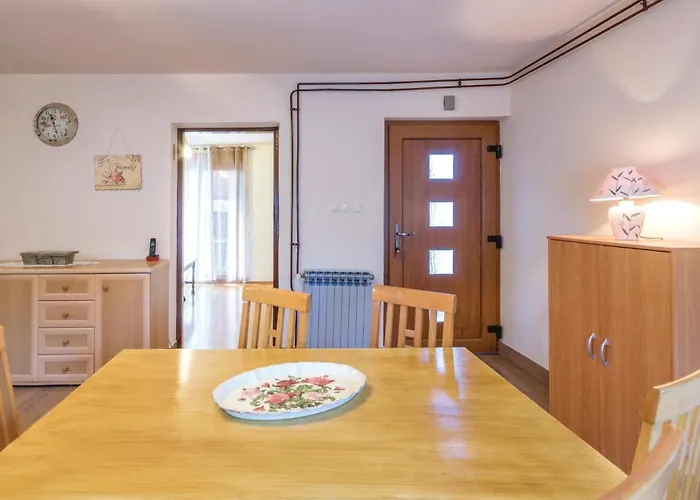 Two-bedroom In 아파트 *